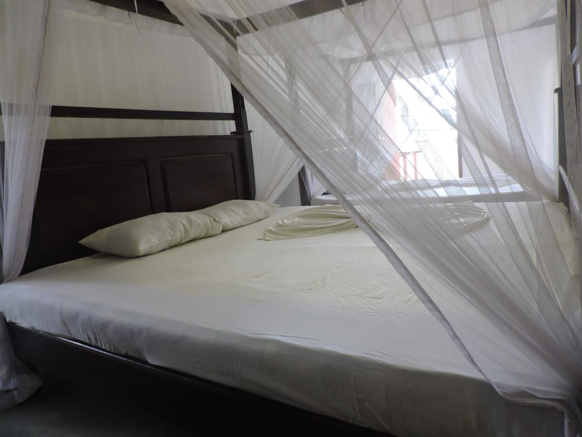 Asantha Guest House Unawatuna Esterno foto