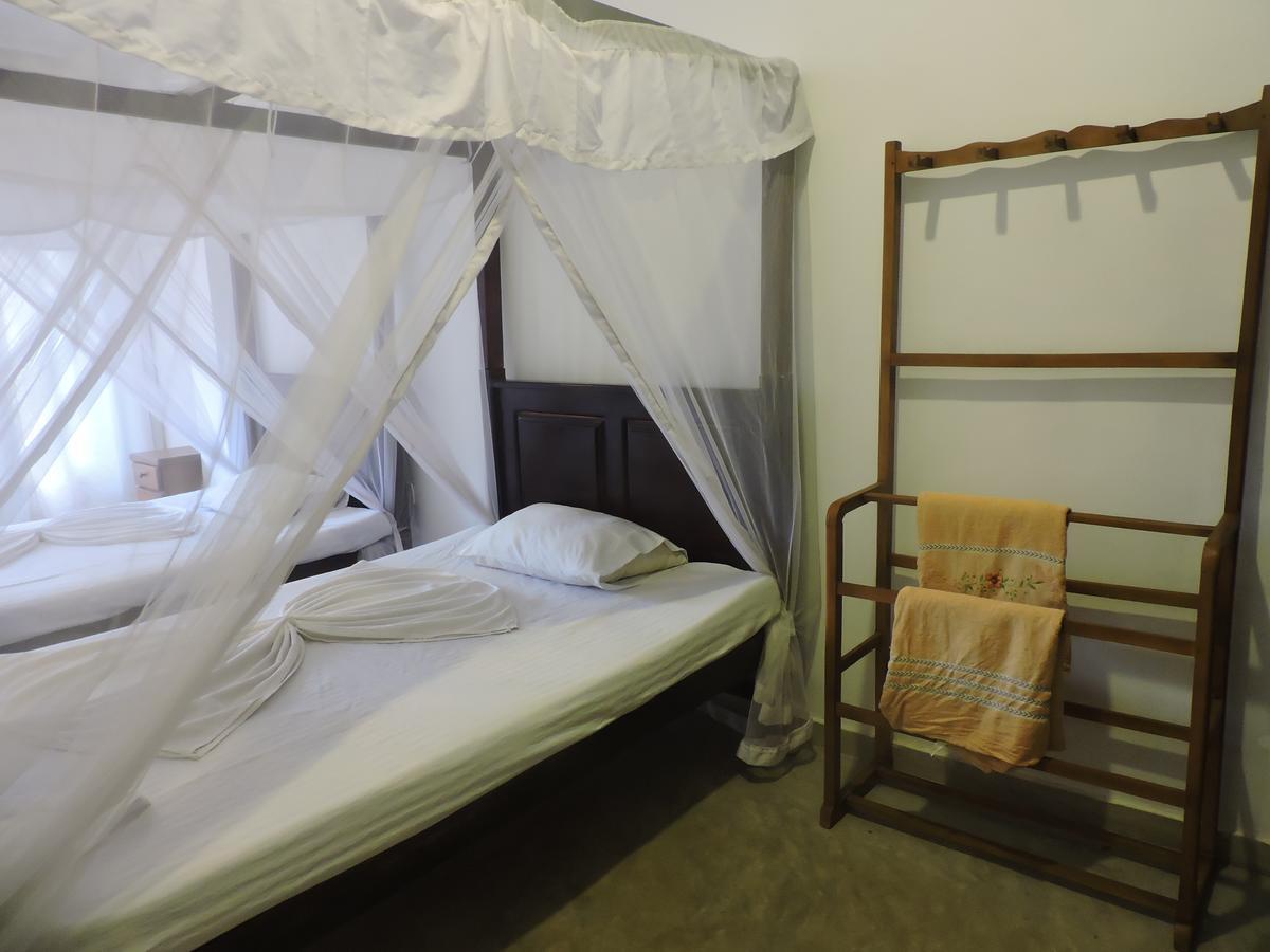 Asantha Guest House Unawatuna Esterno foto