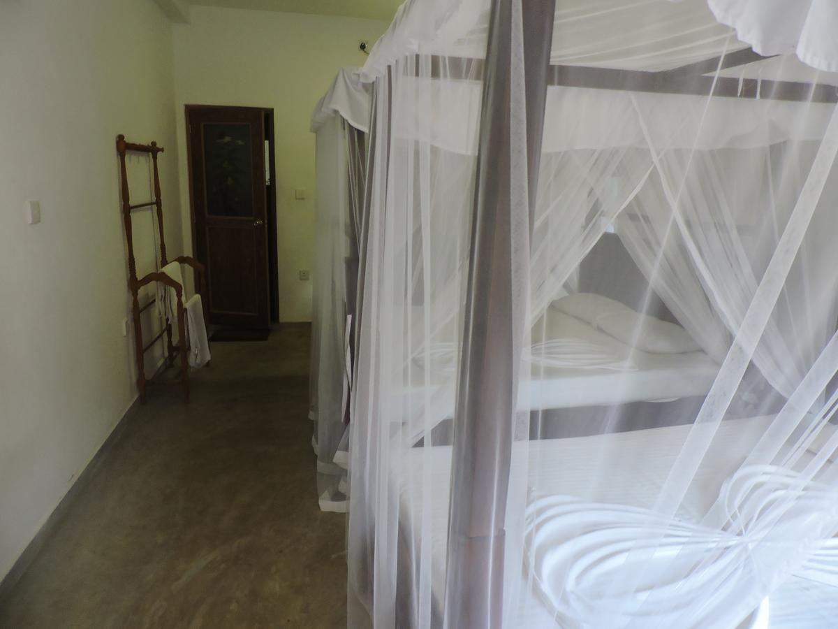 Asantha Guest House Unawatuna Esterno foto